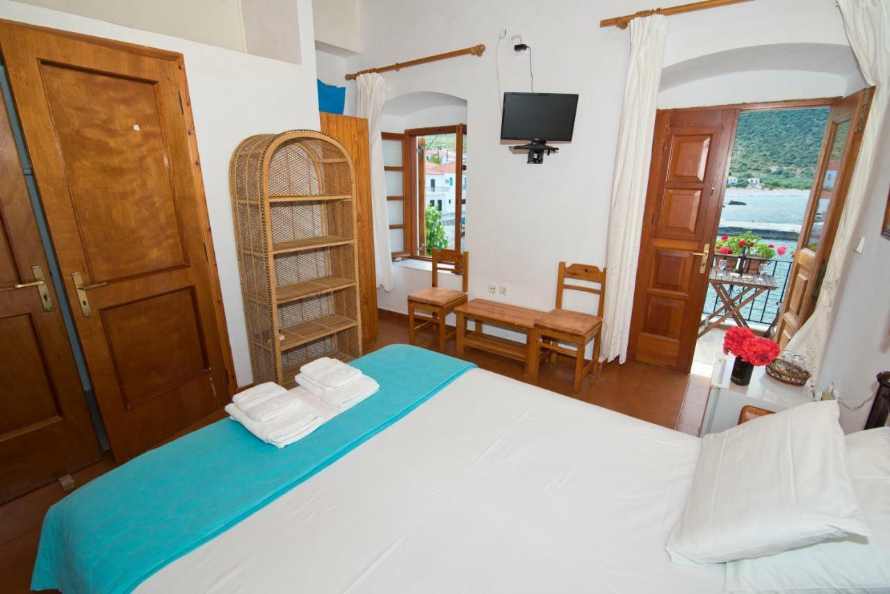 Mouragio Hotel Kyparission Ngoại thất bức ảnh