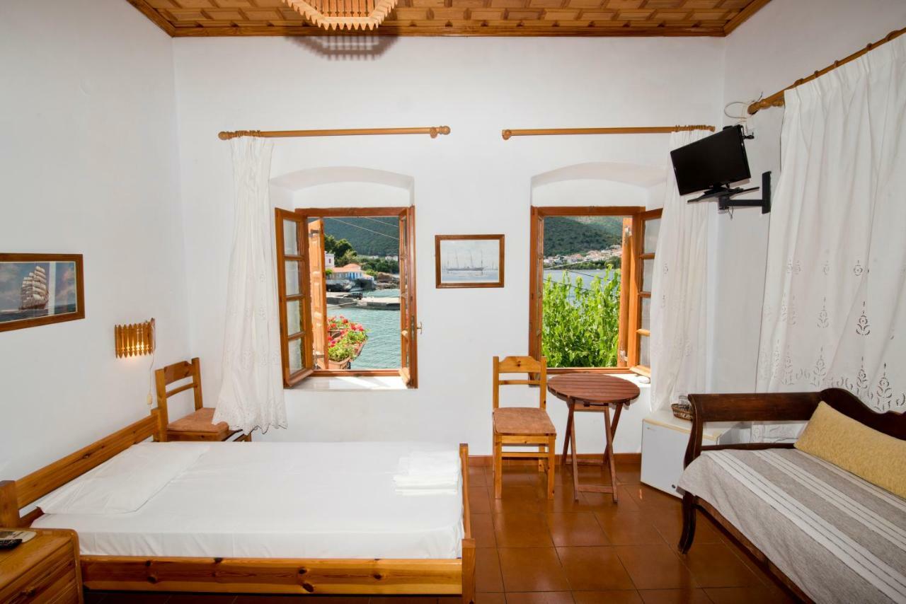 Mouragio Hotel Kyparission Ngoại thất bức ảnh